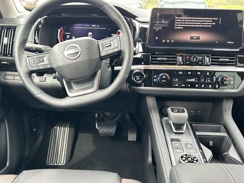 New 2026 Nissan Pathfinder Platinum w/ Lighting Package AWD/4WD image 24