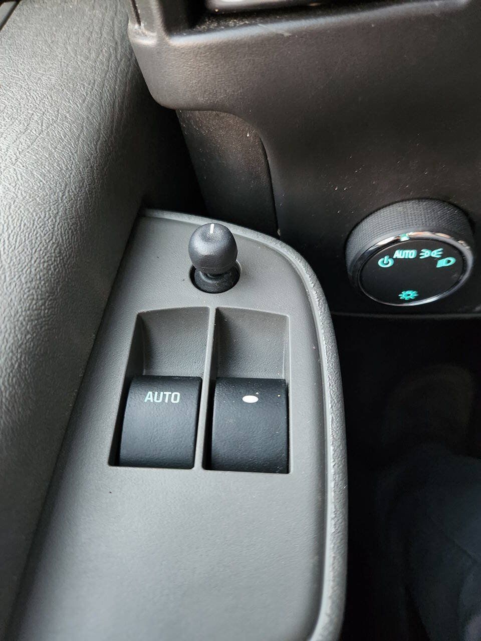Used 2025 Chevrolet Express 3500 LT w/ LT Preferred Equipment Group RWD image 9
