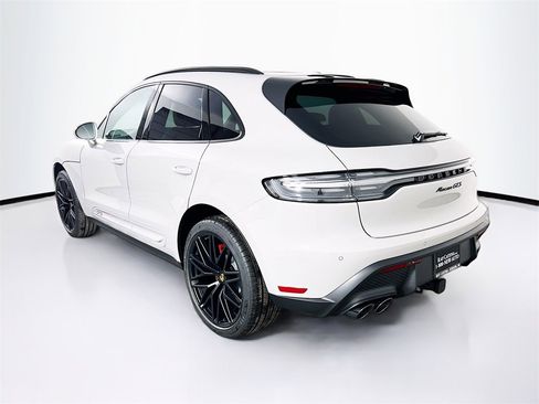 New 2026 Porsche Macan GTS image 3