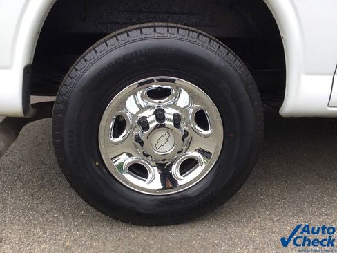 Used 2014 Chevrolet Express 2500 RWD image 23