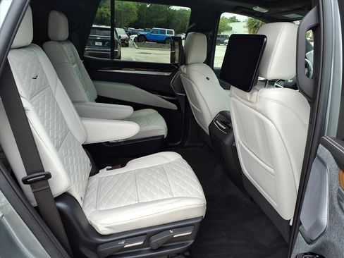 Certified 2026 Cadillac Escalade Platinum Sport w/ LPO, ONYX Package AWD/4WD image 13
