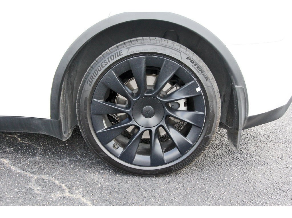 Used 2023 Tesla Model Y Long Range AWD/4WD image 31