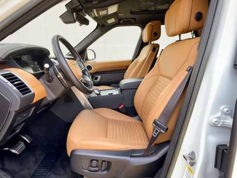 Used 2023 Land Rover Discovery HSE R-Dynamic AWD/4WD image 5
