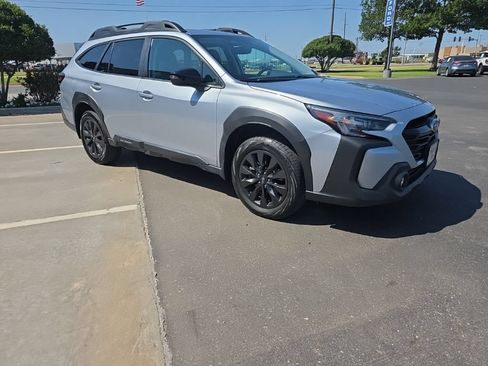 Used 2023 Subaru Outback Onyx Edition XT AWD/4WD image 9