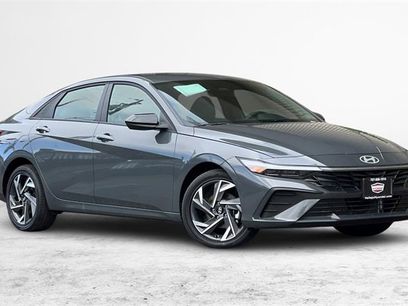 New 2025 Hyundai Elantra SEL w/ Cargo Package