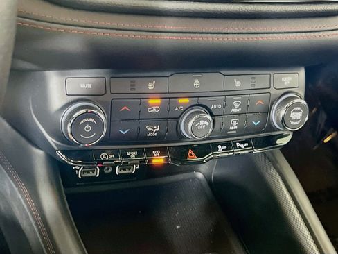 Used 2023 Dodge Durango GT AWD/4WD image 16