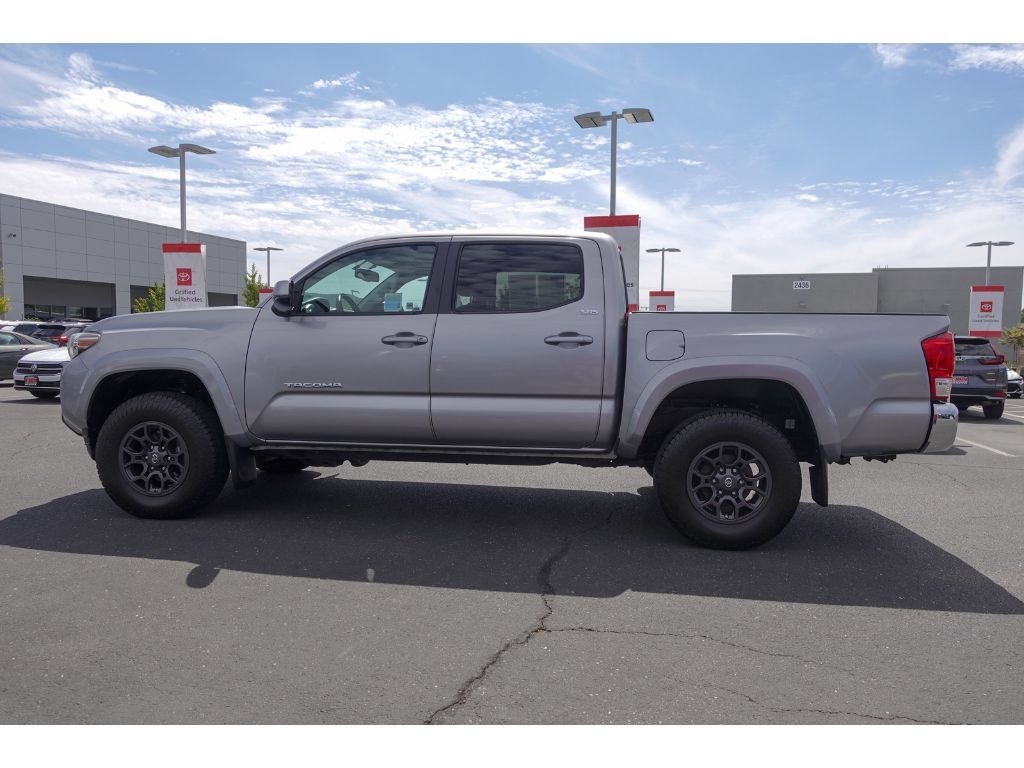 Used 2017 Toyota Tacoma 4x4 Double Cab image 6