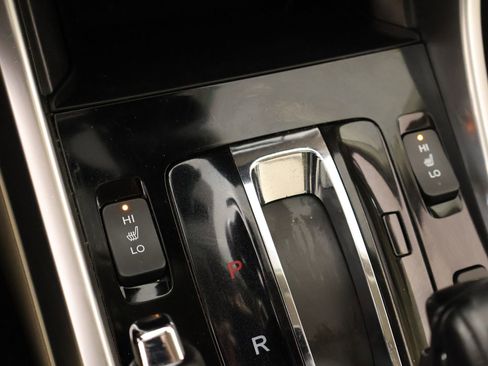 Used 2017 Honda Accord Touring image 8