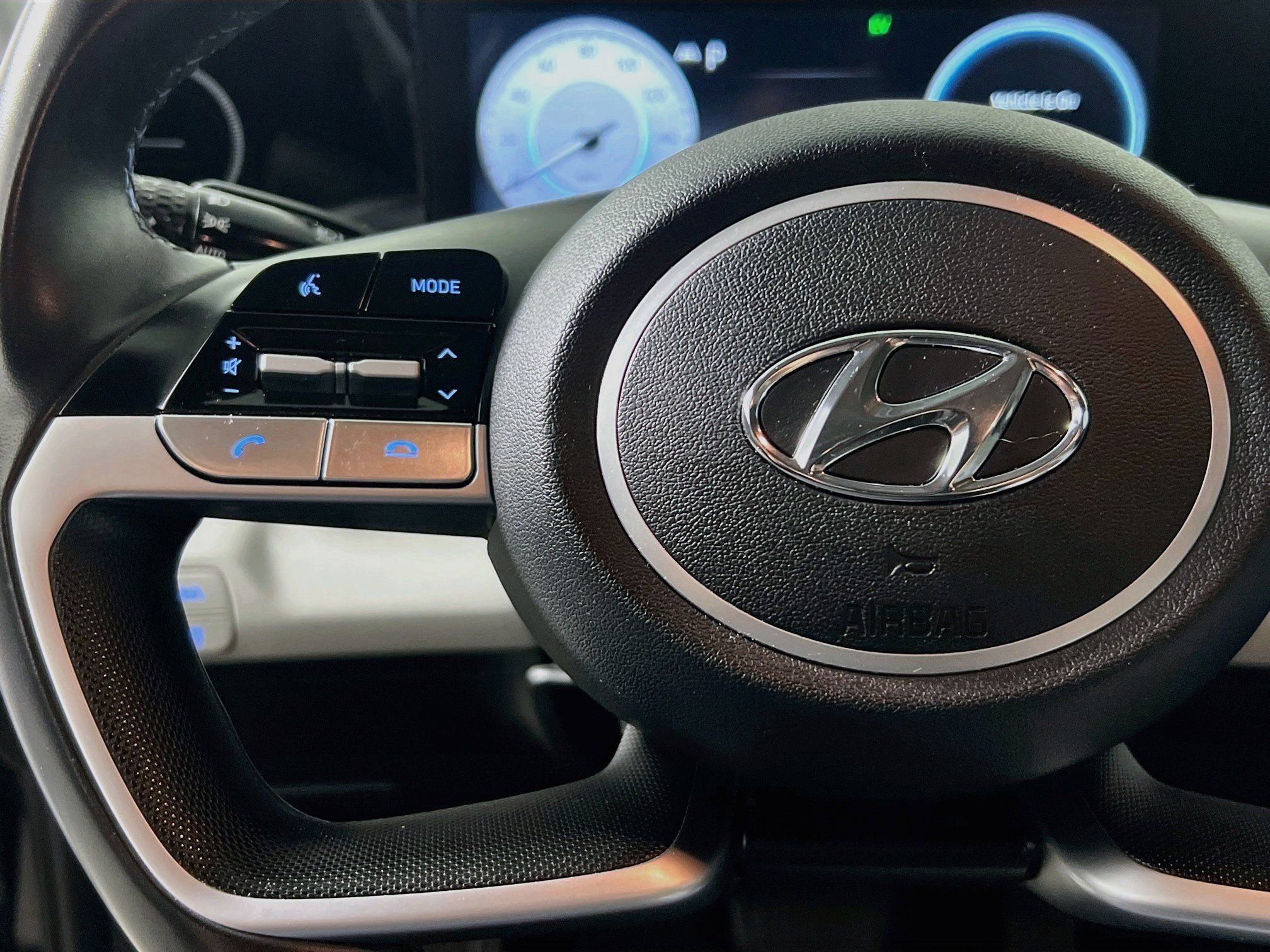 Used 2023 Hyundai Elantra Limited FWD image 18