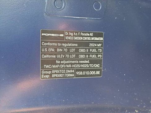Used 2024 Porsche Macan AWD/4WD image 13