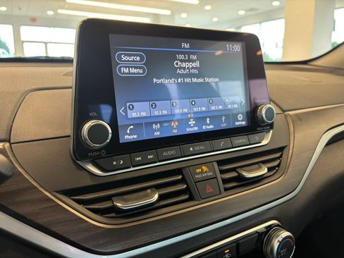 Certified 2025 Nissan Altima 2.5 SV FWD image 20