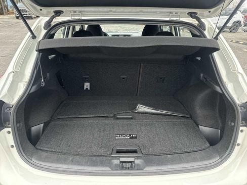 Used 2019 Nissan Rogue Sport S image 18