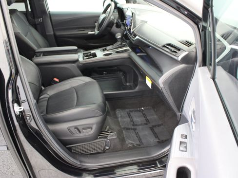 Used 2024 Toyota Sienna XLE Woodland Edition AWD/4WD image 40
