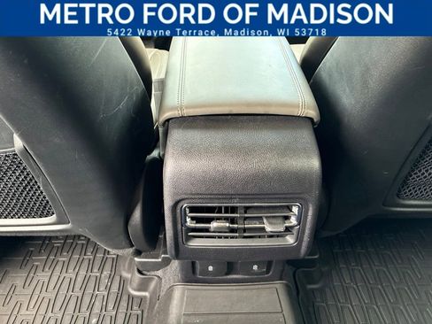Used 2023 Lincoln Corsair Reserve AWD/4WD image 12