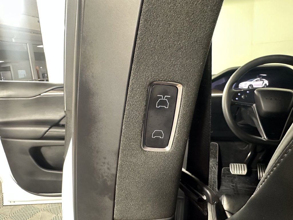 Used 2022 Tesla Model X AWD/4WD image 29