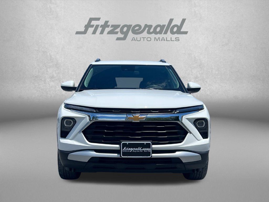 Used 2025 Chevrolet TrailBlazer LT AWD/4WD image 6