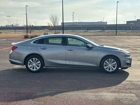 Used 2024 Chevrolet Malibu LT image 2