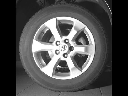 Used 2011 Toyota RAV4 Limited AWD/4WD image 10