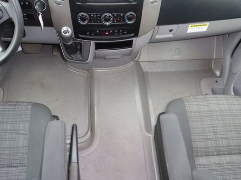 Used 2018 Mercedes-Benz Sprinter 2500 image 18