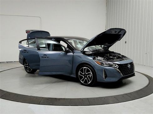 New 2025 Nissan Sentra SR image 9