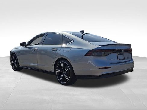 Used 2024 Honda Accord Sport image 4