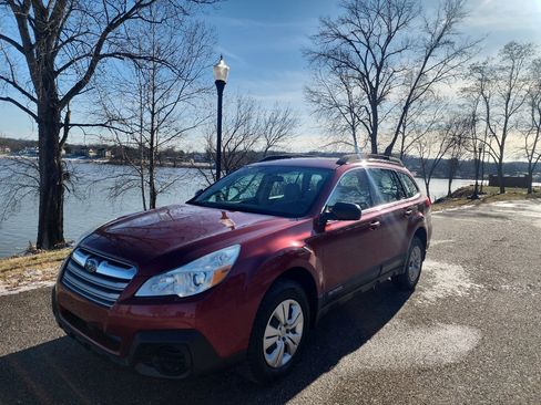 Used 2013 Subaru Outback 2.5i image 1