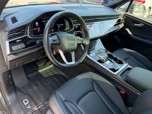 Used 2023 Audi Q7 3.0T Premium Plus w/ Premium Plus Package AWD/4WD image 19