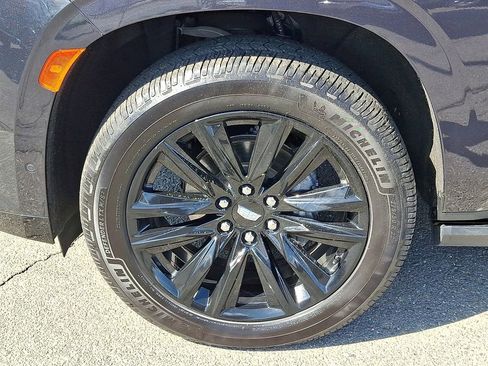 Used 2022 Cadillac Escalade ESV Sport Platinum image 8