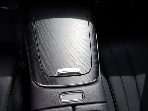 Used 2025 Mercedes-Benz E 350 4MATIC Sedan image 34