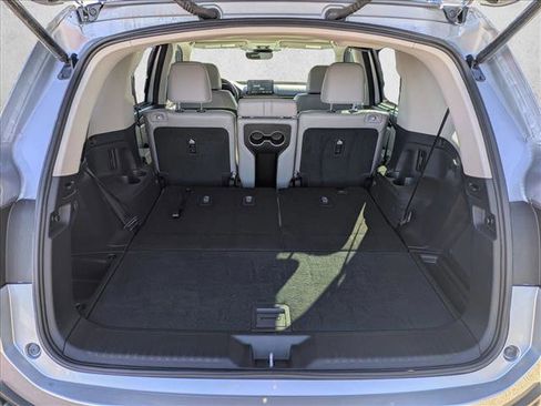 Used 2025 Honda Pilot Touring image 6