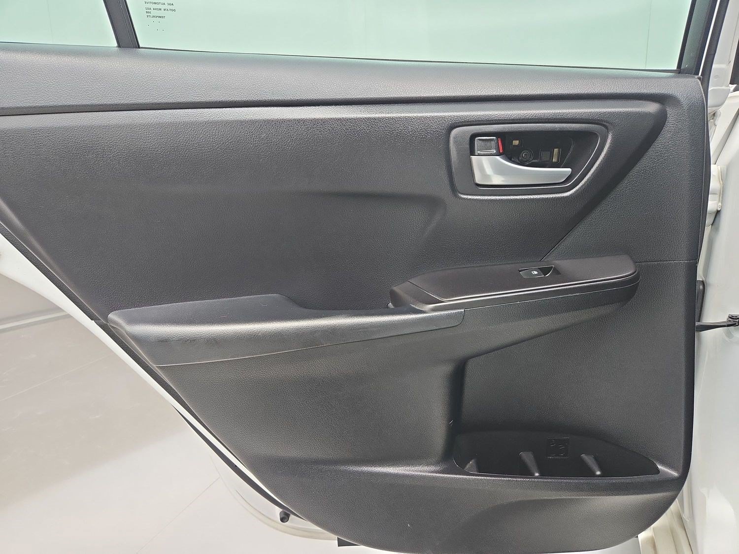Used 2017 Toyota Camry SE FWD image 19