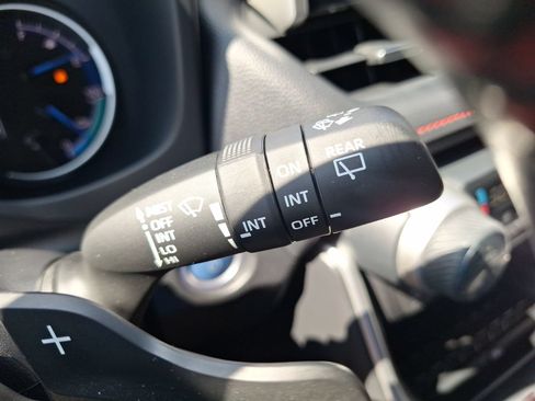 Used 2022 Toyota RAV4 XSE AWD/4WD image 25