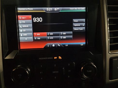 Used 2015 Ford F150 Lariat w/ Equipment Group 501A Mid AWD/4WD image 25