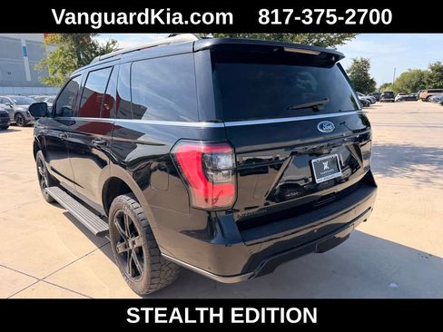 Used 2021 Ford Expedition Limited AWD/4WD image 2