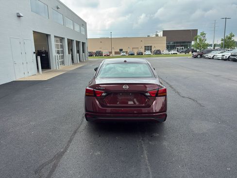 Used 2025 Nissan Altima 2.5 SV FWD image 5