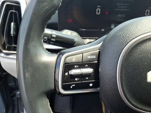 Used 2025 Kia Sorento S FWD image 9