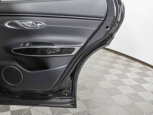 Used 2022 Genesis GV70 2.5T AWD/4WD image 42