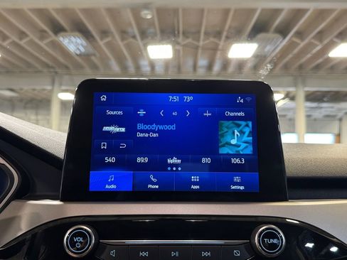 Certified 2022 Ford Escape SEL w/ Technology Package AWD/4WD image 17
