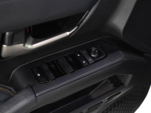 Used 2025 Toyota Tacoma Trailhunter image 18