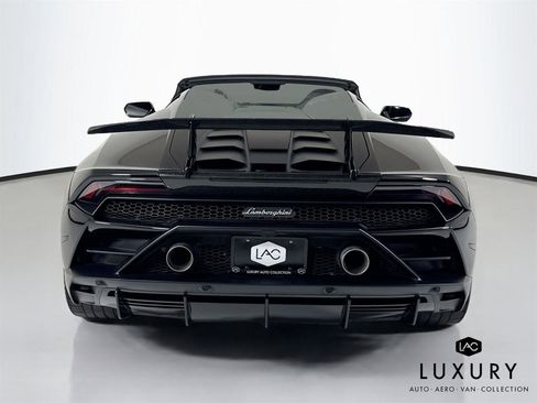 Used 2020 Lamborghini Huracan EVO image 5