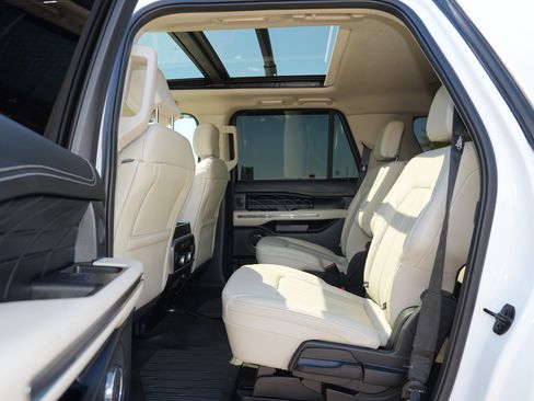 Used 2021 Ford Expedition Max Platinum AWD/4WD image 18