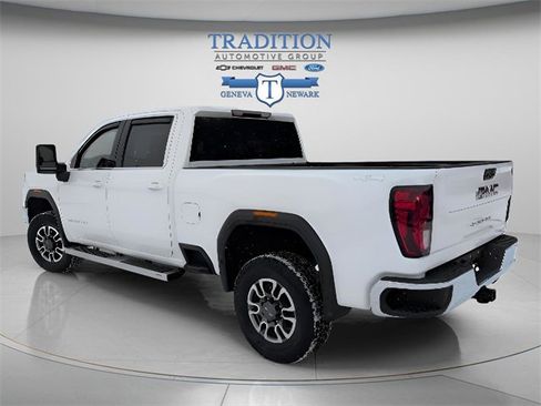 Used 2023 GMC Sierra 2500 SLE w/ SLE Value Package; image 3