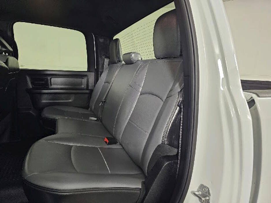 Used 2023 RAM 2500 Tradesman w/ Chrome Appearance Group AWD/4WD image 18