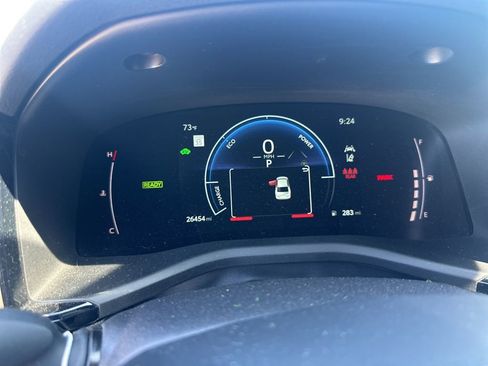 Used 2025 Toyota Camry SE FWD image 14