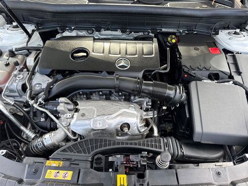Used 2022 Mercedes-Benz GLB 250 4MATIC image 8