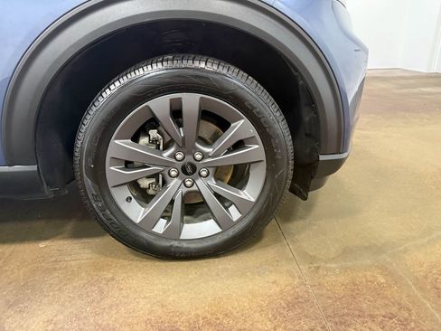 Used 2021 Ford Explorer XLT w/ Equipment Group 202A AWD/4WD image 80