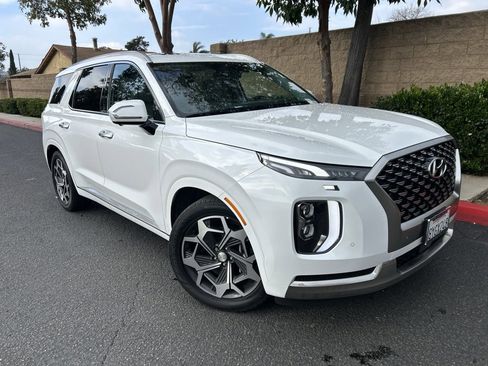 Used 2022 Hyundai Palisade Calligraphy w/ Cargo Package image 2