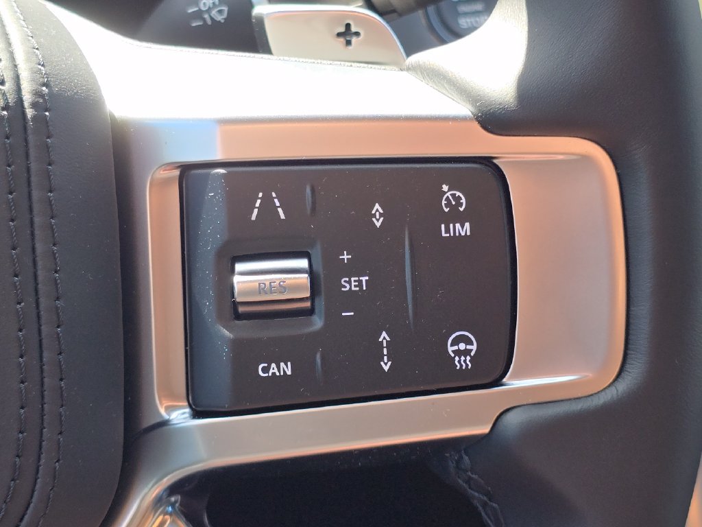 New 2026 Land Rover Discovery Limited Edition AWD/4WD image 39
