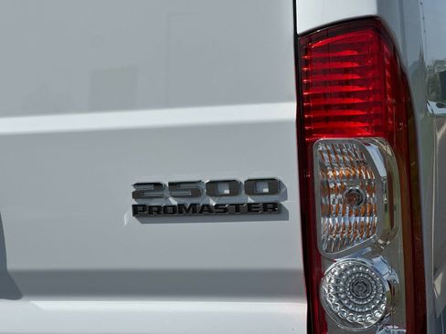 Used 2024 RAM ProMaster 2500 FWD image 30