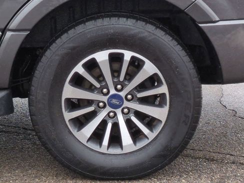 Used 2017 Ford Expedition XLT image 14